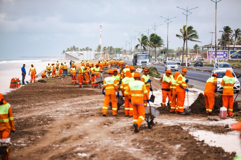 Especialistas contestam omissão de MPE, MPF e IMA em relação à obra da Prefeitura para retirar restinga da praia de Maceió